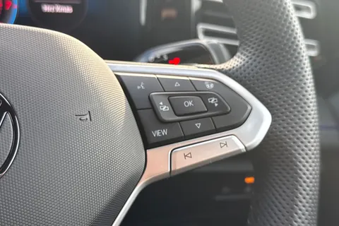 KT74RWF Volkswagen Tiguan 1.5 eTSI 150 R-Line 5dr DSG **PANORAMIC ROOF, DRIVER ASSITANCE PACK** Thumbnail #39