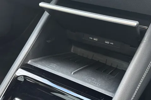 KT74RWF Volkswagen Tiguan 1.5 eTSI 150 R-Line 5dr DSG **PANORAMIC ROOF, DRIVER ASSITANCE PACK** Thumbnail #40