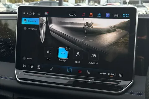 KT74RWF Volkswagen Tiguan 1.5 eTSI 150 R-Line 5dr DSG **PANORAMIC ROOF, DRIVER ASSITANCE PACK** Thumbnail #45