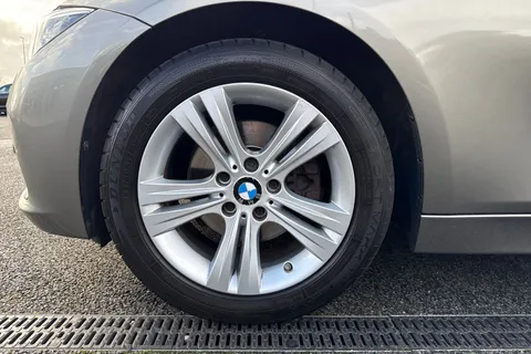 12 of 67 for BMW 3 Series 2.0 320d Sport Touring Auto Euro 6 (s/s) 5dr