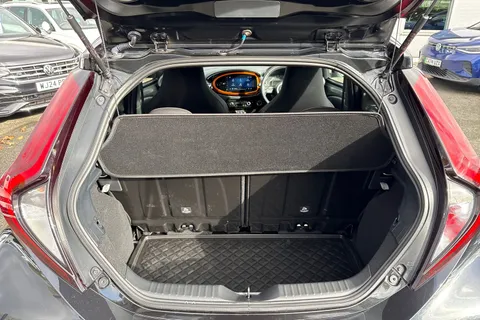 AY72XLV Toyota Aygo X 1.0 VVT-i Limited Edition (Canvas Roof) Euro 6 (s/s) 5dr Thumbnail #7