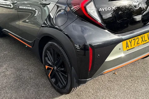 AY72XLV Toyota Aygo X 1.0 VVT-i Limited Edition (Canvas Roof) Euro 6 (s/s) 5dr Thumbnail #8