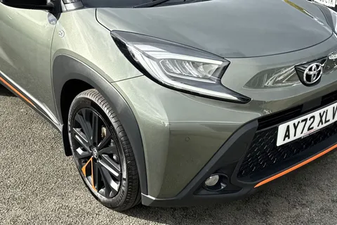 AY72XLV Toyota Aygo X 1.0 VVT-i Limited Edition (Canvas Roof) Euro 6 (s/s) 5dr Thumbnail #9