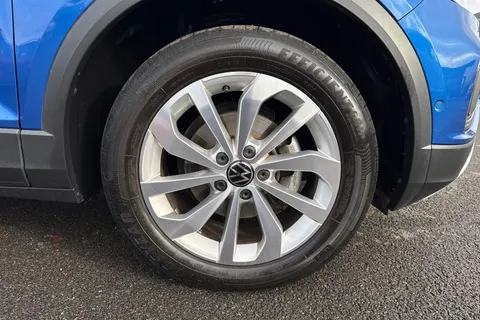 10 of 65 for VOLKSWAGEN T-ROC 1.0 TSI Life 5dr