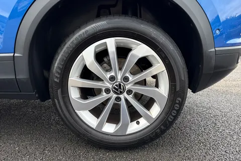 12 of 65 for VOLKSWAGEN T-ROC 1.0 TSI Life 5dr