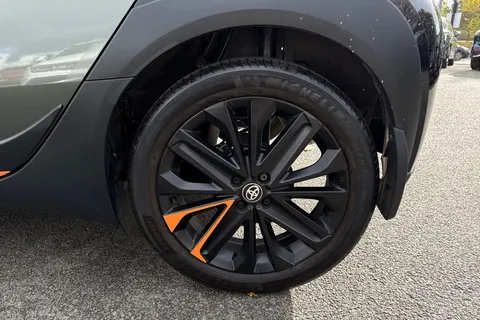 AY72XLV Toyota Aygo X 1.0 VVT-i Limited Edition (Canvas Roof) Euro 6 (s/s) 5dr Thumbnail #12