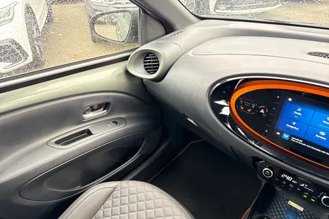 AY72XLV Toyota Aygo X 1.0 VVT-i Limited Edition (Canvas Roof) Euro 6 (s/s) 5dr Thumbnail #20