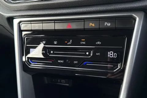 22 of 65 for VOLKSWAGEN T-ROC 1.0 TSI Life 5dr