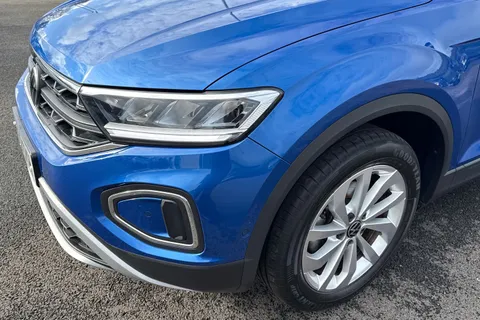 26 of 65 for VOLKSWAGEN T-ROC 1.0 TSI Life 5dr