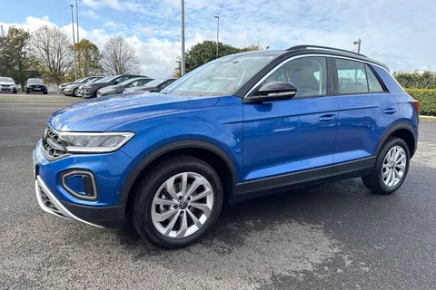 27 of 65 for VOLKSWAGEN T-ROC 1.0 TSI Life 5dr