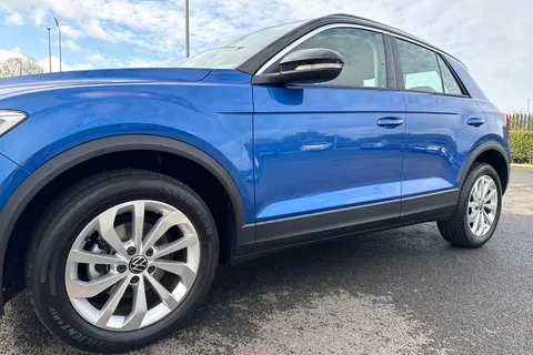 28 of 65 for VOLKSWAGEN T-ROC 1.0 TSI Life 5dr