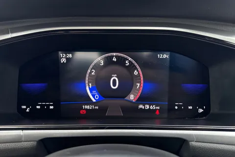 38 of 65 for VOLKSWAGEN T-ROC 1.0 TSI Life 5dr