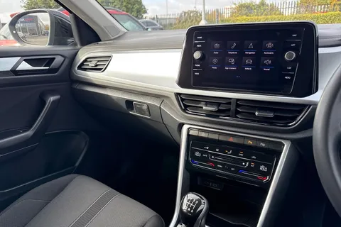 44 of 65 for VOLKSWAGEN T-ROC 1.0 TSI Life 5dr