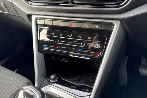 54 of 65 for VOLKSWAGEN T-ROC 1.0 TSI Life 5dr