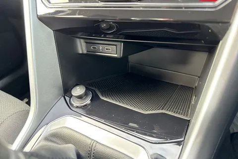 55 of 65 for VOLKSWAGEN T-ROC 1.0 TSI Life 5dr