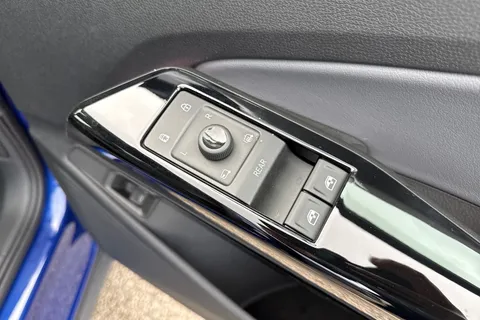  Volkswagen ID.5 Pro 77kWh Match Auto 5dr Thumbnail #18