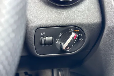 43 of 67 for AUDI A1 1.6 TDI S Line 5dr