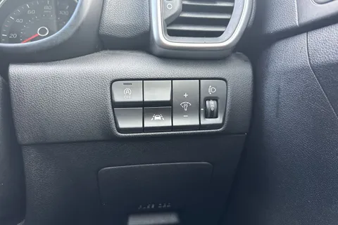 29 of 50 for Kia Sportage 1.6 GDi 2 Euro 6 (s/s) 5dr