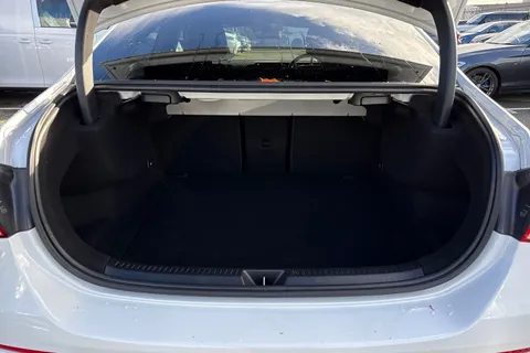 CN70WOM Mercedes-Benz A Class 2.0 A200d AMG Line (Premium 2) 8G-DCT Euro 6 (s/s) 4dr Thumbnail #7