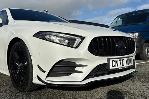 CN70WOM Mercedes-Benz A Class 2.0 A200d AMG Line (Premium 2) 8G-DCT Euro 6 (s/s) 4dr Thumbnail #9