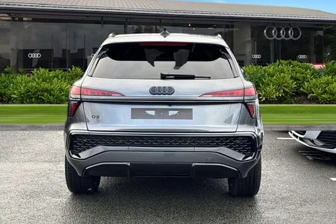 Audi Q3 1.5 e-hybrid Edition 1 S Tronic Euro 6 (s/s) 5dr 26kWh Thumbnail #5