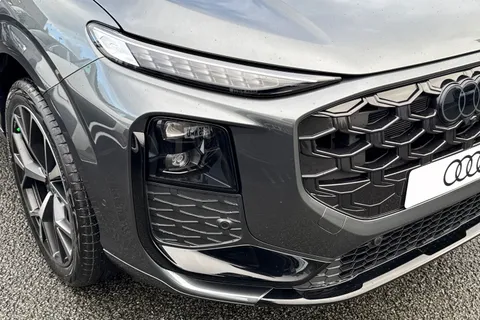 Audi Q3 1.5 e-hybrid Edition 1 S Tronic Euro 6 (s/s) 5dr 26kWh Thumbnail #9