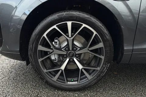Audi Q3 1.5 e-hybrid Edition 1 S Tronic Euro 6 (s/s) 5dr 26kWh Thumbnail #13