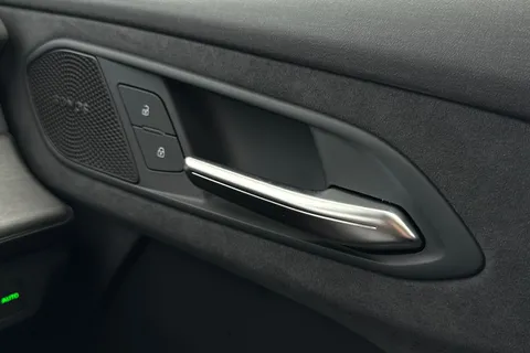 Audi Q3 1.5 e-hybrid Edition 1 S Tronic Euro 6 (s/s) 5dr 26kWh Thumbnail #21