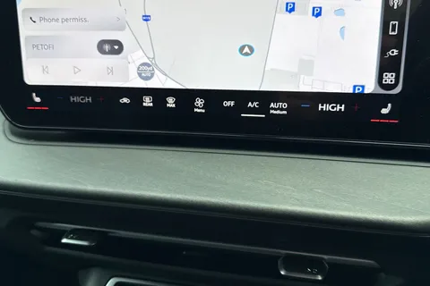 Audi Q3 1.5 e-hybrid Edition 1 S Tronic Euro 6 (s/s) 5dr 26kWh Thumbnail #22