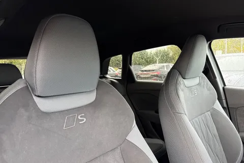 Audi Q3 1.5 e-hybrid Edition 1 S Tronic Euro 6 (s/s) 5dr 26kWh Thumbnail #24