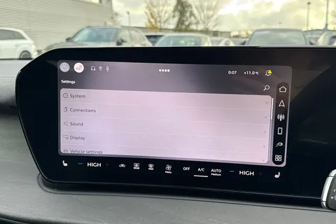 Audi Q3 1.5 e-hybrid Edition 1 S Tronic Euro 6 (s/s) 5dr 26kWh Thumbnail #40