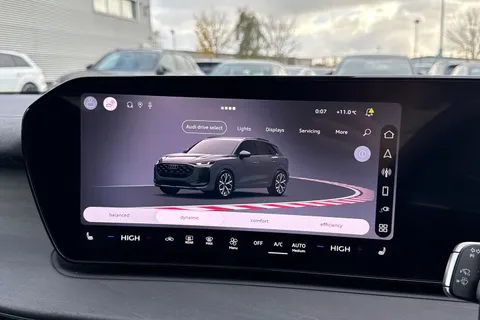 Audi Q3 1.5 e-hybrid Edition 1 S Tronic Euro 6 (s/s) 5dr 26kWh Thumbnail #41