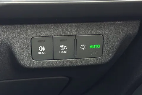 Audi Q3 1.5 e-hybrid Edition 1 S Tronic Euro 6 (s/s) 5dr 26kWh Thumbnail #46