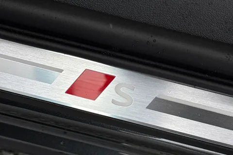 Audi Q3 1.5 e-hybrid Edition 1 S Tronic Euro 6 (s/s) 5dr 26kWh Thumbnail #49