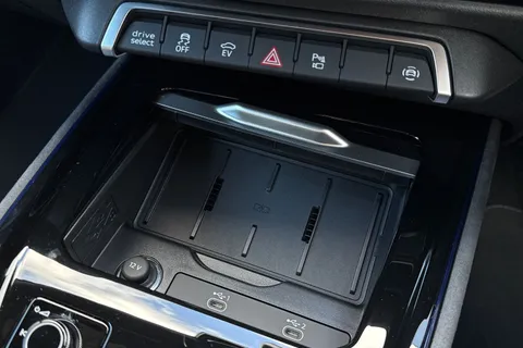 Audi Q3 1.5 e-hybrid Edition 1 S Tronic Euro 6 (s/s) 5dr 26kWh Thumbnail #56