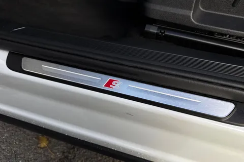 45 of 66 for AUDI Q4 210kW 45 82kWh Black Edition 5dr Auto