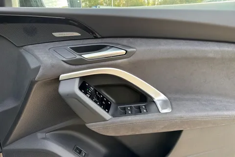 PJ25UAT Audi Q5 SUV Edition 1 TDI quattro 204 PS S tronic Thumbnail #21