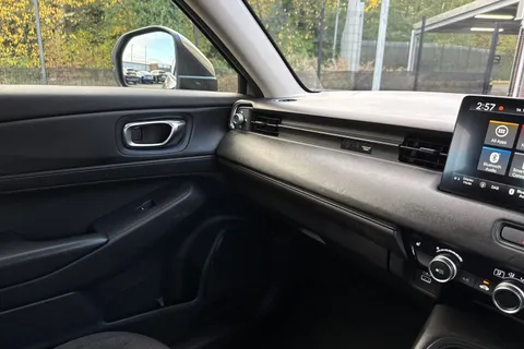 35 of 52 for HONDA HR-V 1.5 eHEV Elegance 5dr CVT