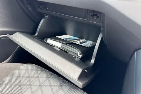 DS72ZYG Volkswagen Taigo 1.0 TSI 110 R-Line 5dr DSG Thumbnail #43