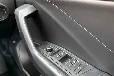  Volkswagen T-Roc 1.5 TSI Black Edition Plus DSG Euro 6 (s/s) 5dr Thumbnail #21