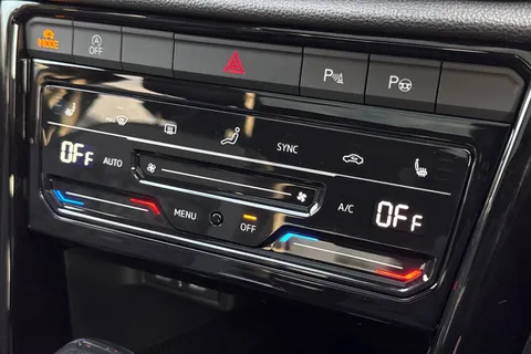  Volkswagen T-Roc 1.5 TSI Black Edition Plus DSG Euro 6 (s/s) 5dr Thumbnail #22