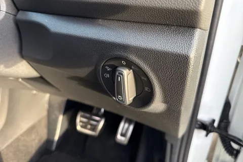  Volkswagen T-Roc 1.5 TSI Black Edition Plus DSG Euro 6 (s/s) 5dr Thumbnail #39