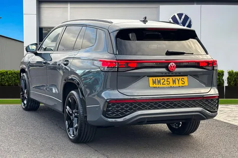 MW25WYS Volkswagen Tayron 1.5 eTSI R-Line 5dr DSG7 [7 Seat] **BLACK PACK + 20' YORK ALLOYS** Thumbnail #3