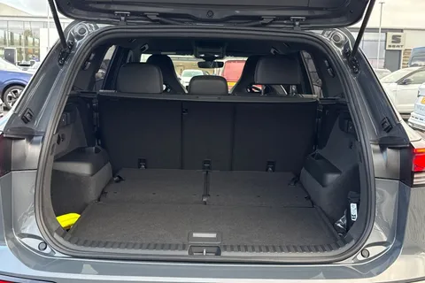 MW25WYS Volkswagen Tayron 1.5 eTSI R-Line 5dr DSG7 [7 Seat] **BLACK PACK + 20' YORK ALLOYS** Thumbnail #7