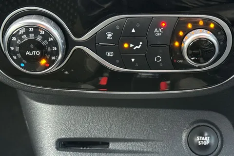 22 of 50 for RENAULT CAPTUR 0.9 TCE 90 Dynamique S Nav 5dr