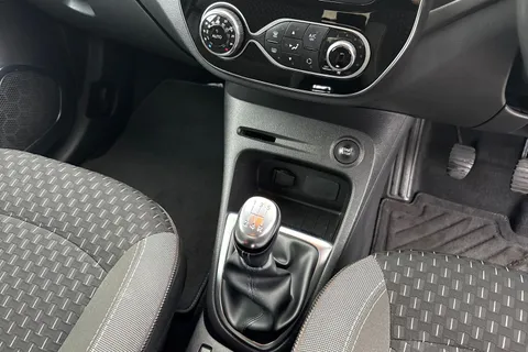 23 of 50 for RENAULT CAPTUR 0.9 TCE 90 Dynamique S Nav 5dr