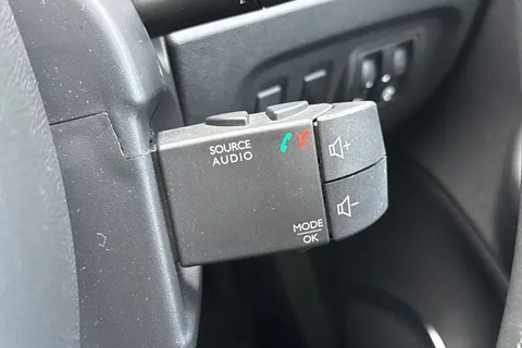 34 of 50 for RENAULT CAPTUR 0.9 TCE 90 Dynamique S Nav 5dr