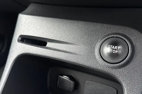 40 of 50 for RENAULT CAPTUR 0.9 TCE 90 Dynamique S Nav 5dr