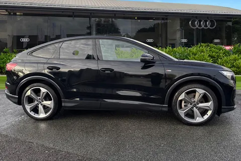 KP74WXZ Audi Q4 e-tron Q4 Sportback Black Edition 45 e-tron 210,00 kW Thumbnail #4