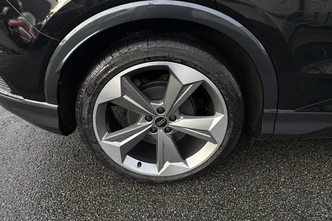 KP74WXZ Audi Q4 e-tron Q4 Sportback Black Edition 45 e-tron 210,00 kW Thumbnail #11